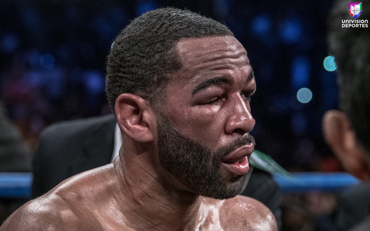 Errol Spence Jr. venció sin dificultades a Lamont Peterson y se mantiene invicto como campeón de peso welter del FIB. La diferencia fue mucha entre ambos pugilistas, incluso en el quinto asalto Peterson cayó a la lona, pero fue hasta el octavo round su entrenador ya no lo dejó salir a combatir.