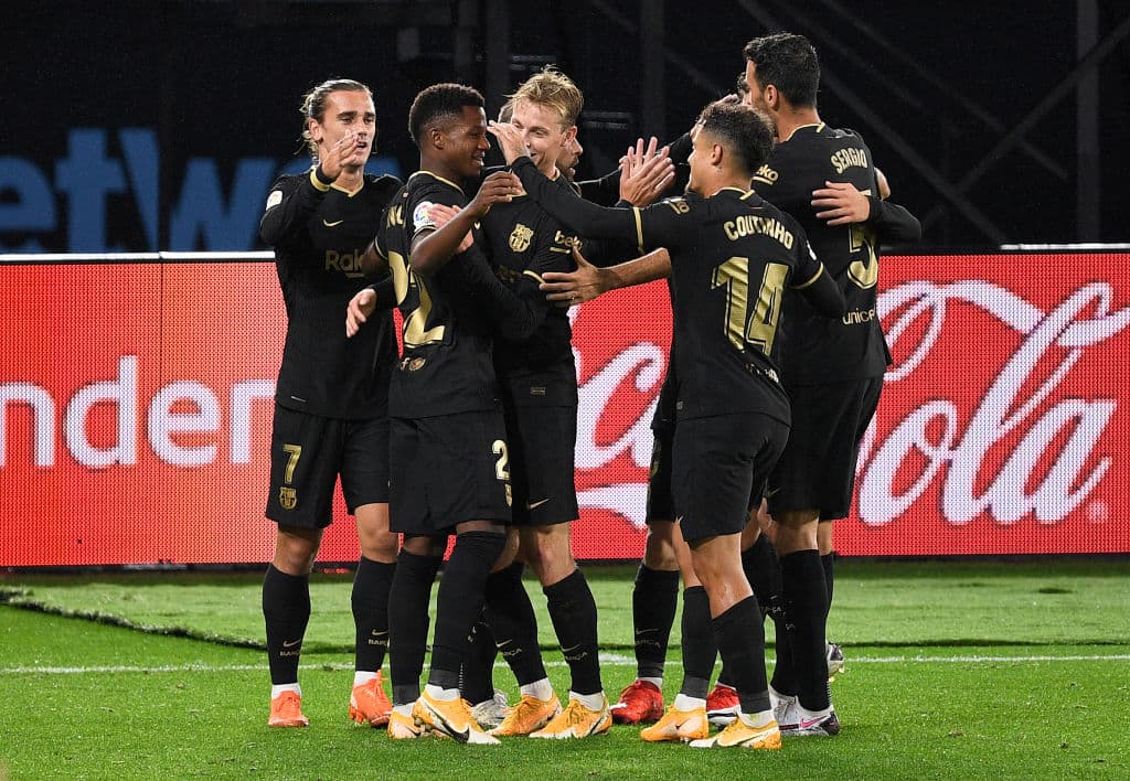 Ansu Fati aprovechó un balón que le llegaba desde los botines de Coutinho para guardar el esférico en el arco de Villar.
