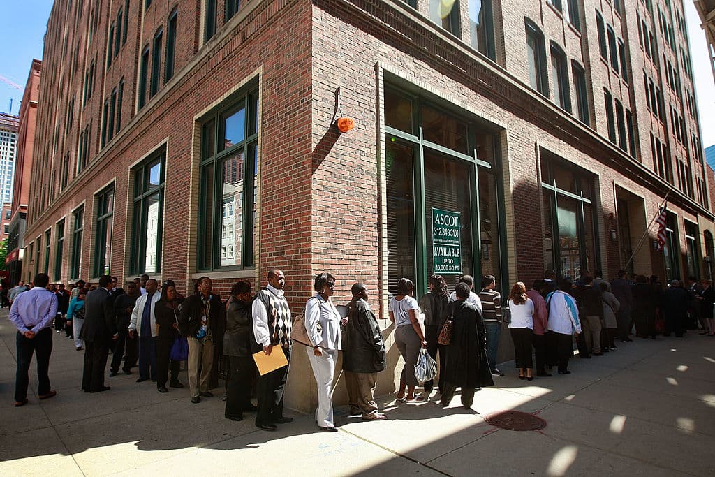 A partir del 1 de enero de 2022 habrá nuevas leyes en Illinois que empleados y empleadores deben conocer, las cuales se suman a las que ya están en vigor debido a la acción de la Asamblea General y a la firma del gobernador JB Pritzker.