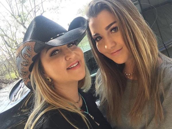 “Ella sabe, su mamá le enseña y ella es muy buena aprendiz, le gusta cocinar y es algo que me agrada mucho, porque de repente cocinamos juntos”, dijo el actor.