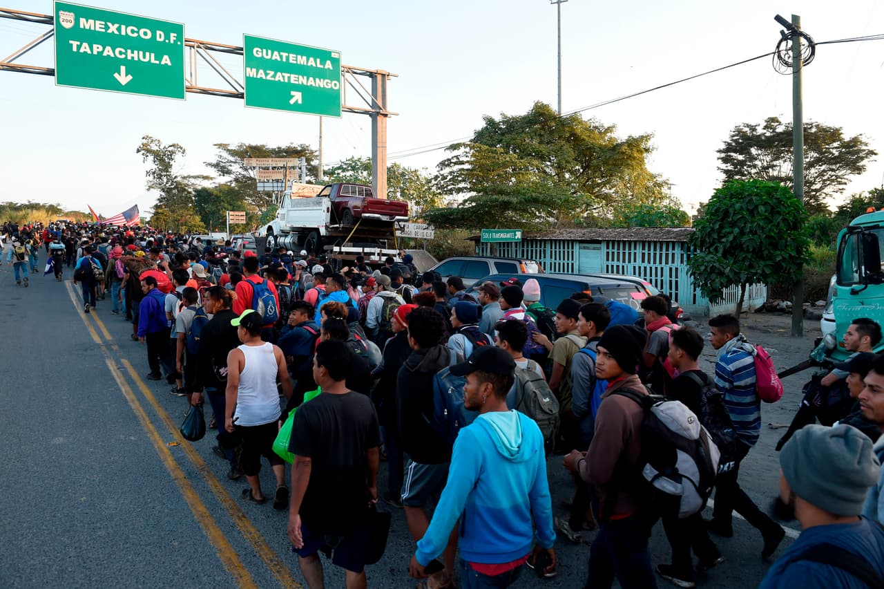 Al llegar a suelo mexicano, los viajeros avanzaron en grupo por una carretera de Ciudad Hidalgo, en el estado de Chiapas.
<br>