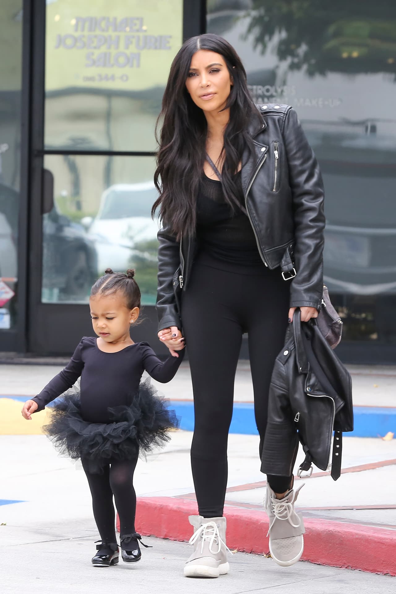 Al igual que su mamá, ella es una niñita muy fashion.