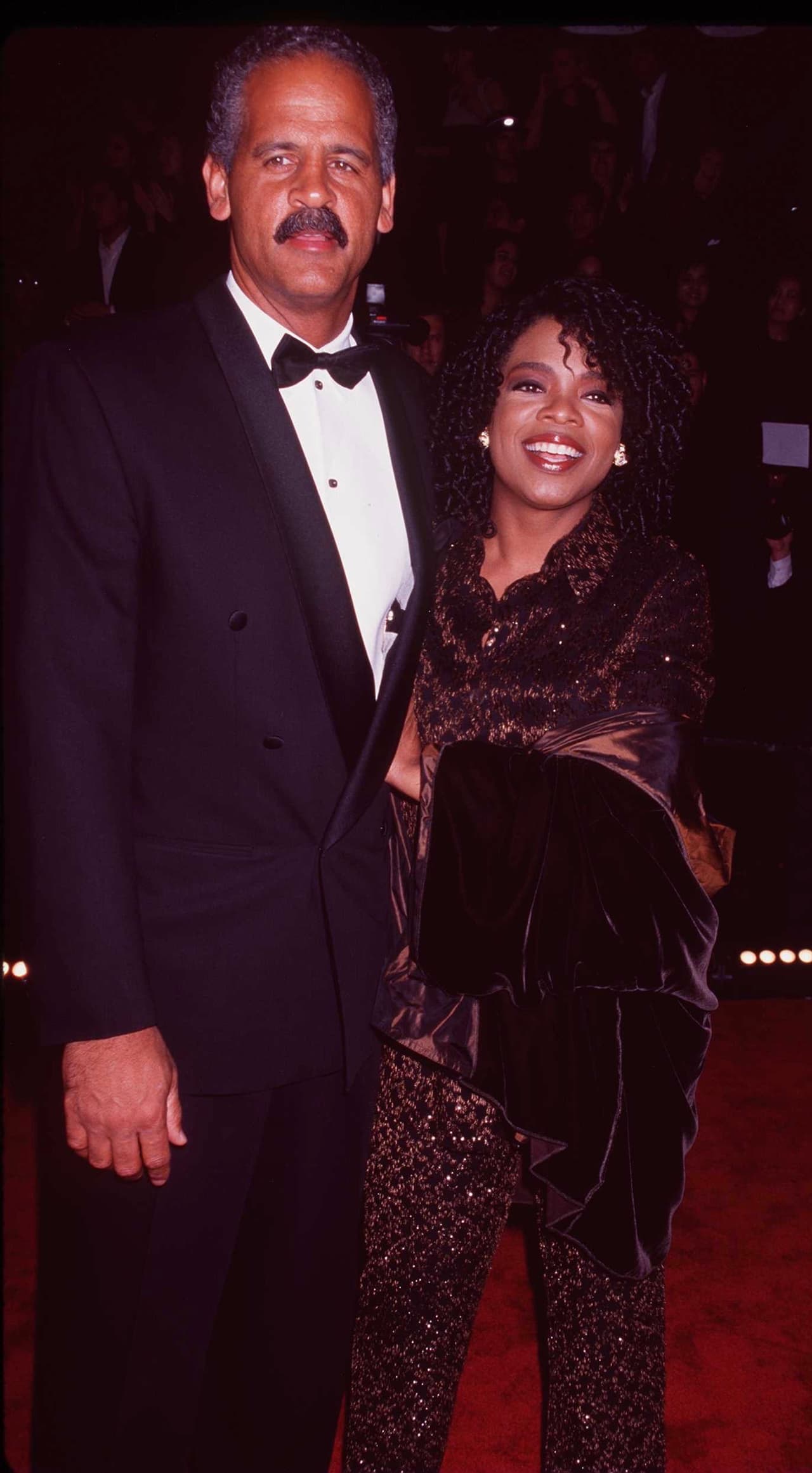 Para finalizar,
<b><a href="https://www.univision.com/temas/oprah-winfrey">Oprah Winfrey</a></b> y
<b>Stedman Graham</b>, sin duda han tenido una de las relaciones más largas de la historia bajo los estandares de Hollywood, con casi 30 años juntos.