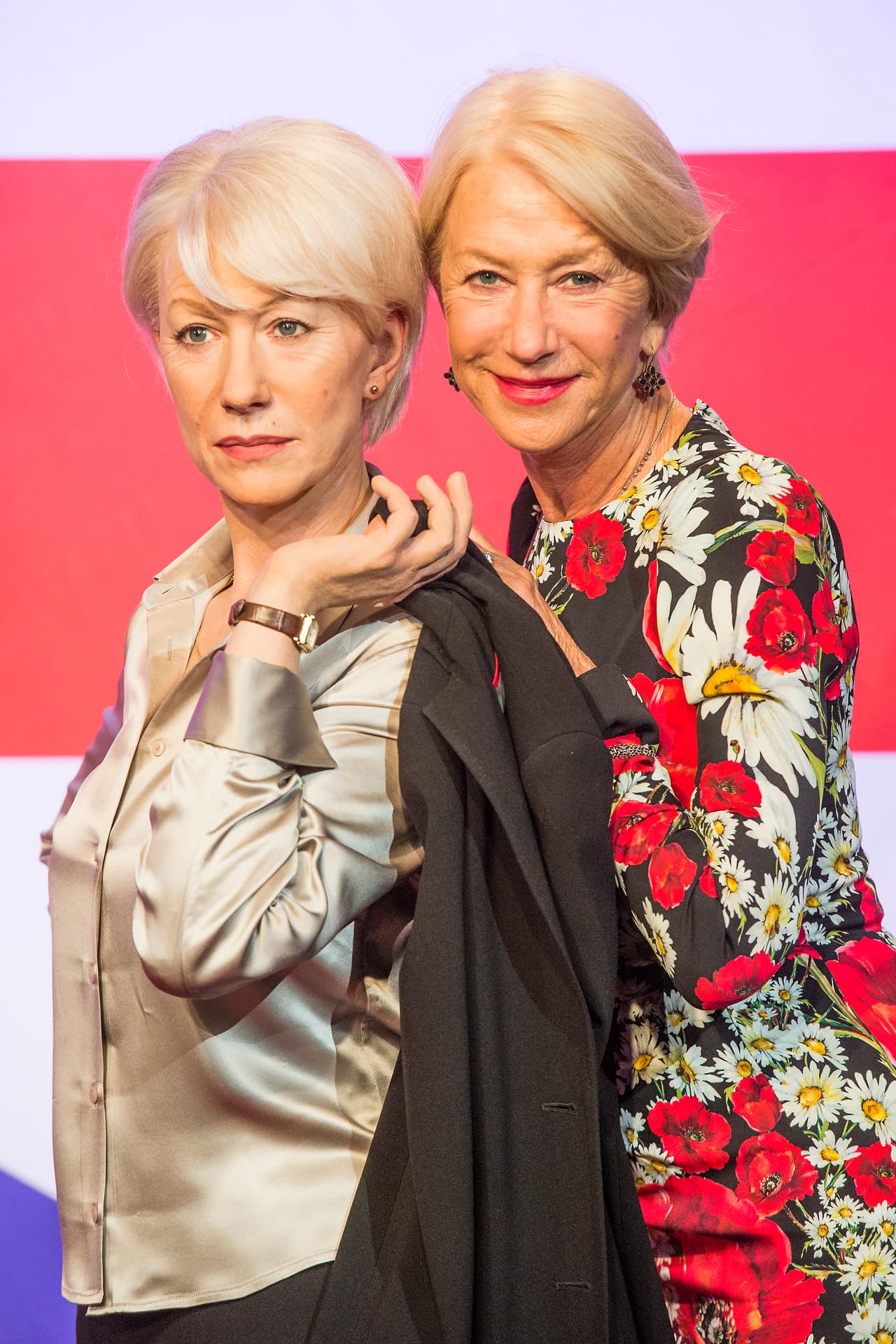 Hellen cuenta con tres figuras de cera caracterizadas como sus personajes emblemáticos. Aquí con su figura de la detective Jane Tennison.