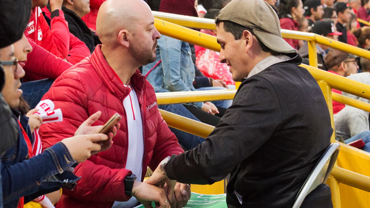 José Richard, el sordociego que ‘ve’ el fútbol a través de las manos