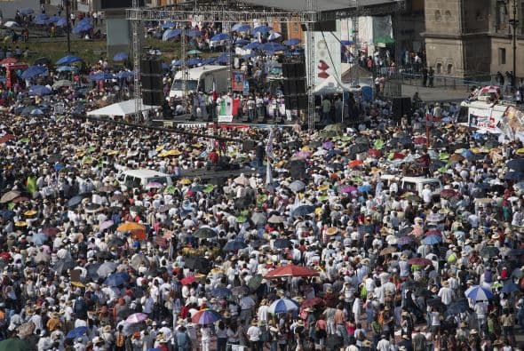 Como él, muchos más que han perdido familiares en la guerra contra el crimen organizado salieron a las calles a exigir justicia.