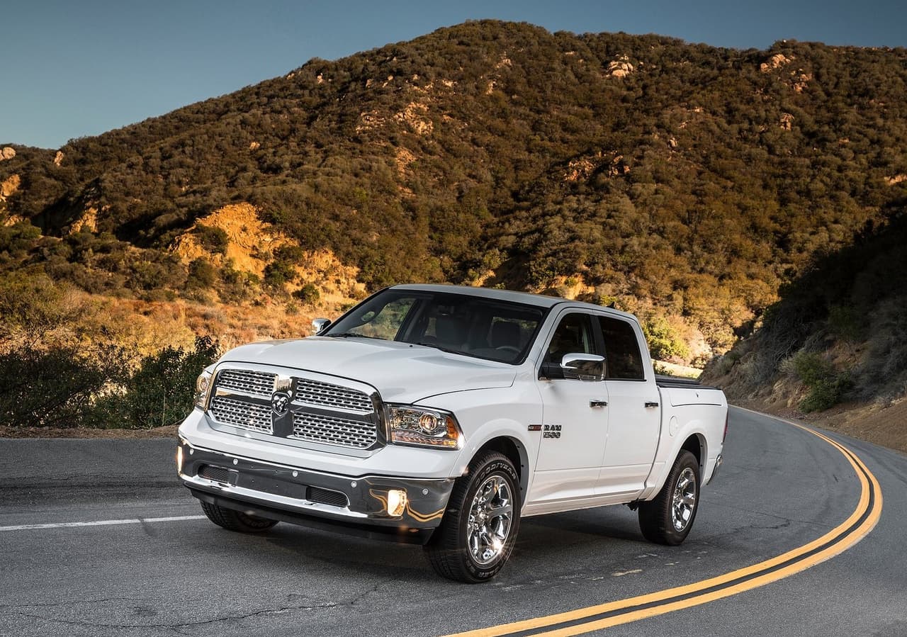 <h3 class="cms-H3-H3"><u><b>Ram 1500 2014</b></u></h3>
<br>
<br>
<b>Motor:</b> V8 de 5.7 litros 
<br>
<b>Potencia/Torque:</b> 395 hp/410 lb-pie
<br>
<b>Precio original en EEUU:</b> $25,000 - $50,000
<br>
<b>Valor actual en EEUU:</b> $15,000