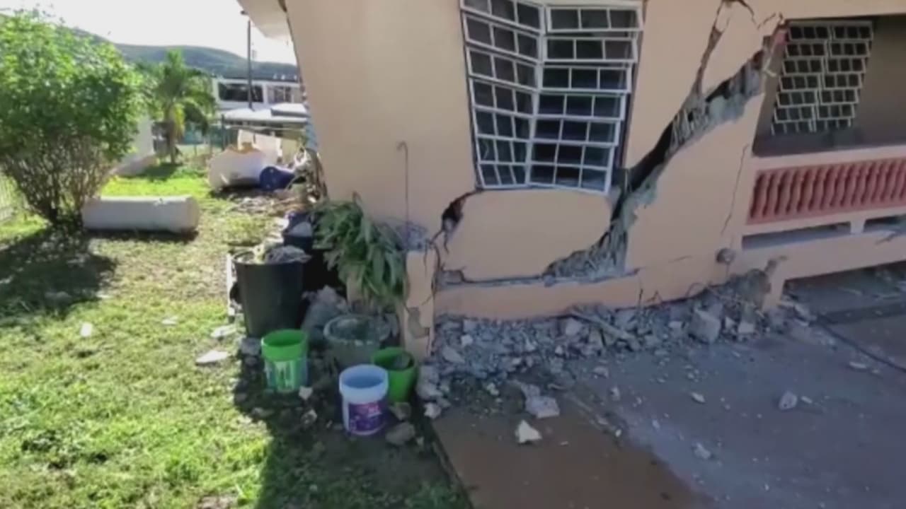 Candidatos neoyorquinos al congreso visitan Puerto Rico tras ola de terremotos