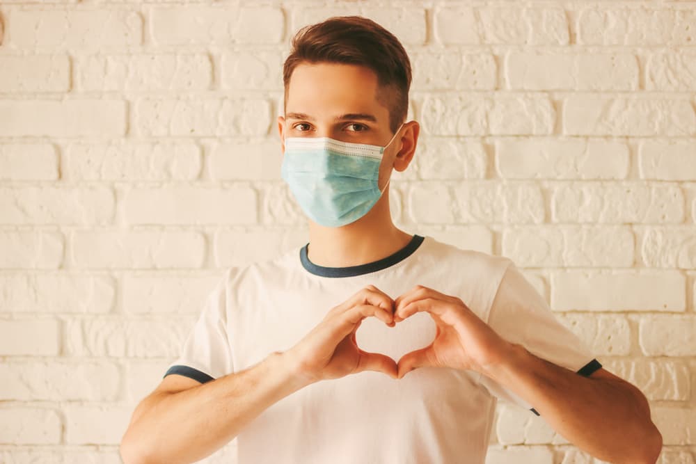 Abre tu corazón y no te detengas a la hora de decir lo que sientes porque tus palabras van a encontrar oídos receptivos y en cuestiones amorosas no se puede esperar mucho porque el tiempo pasa rápidamente y las oportunidades también.