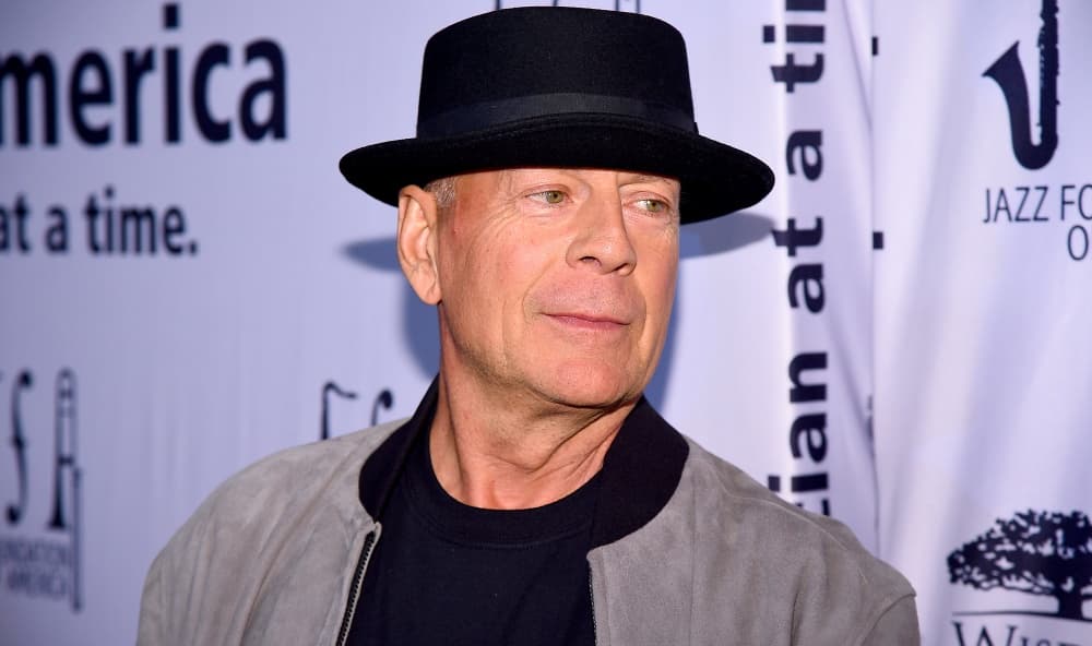 Bruce Willis tem diagnóstico revelado 10 meses após anúncio de aposentadoria: afasia era sintoma
