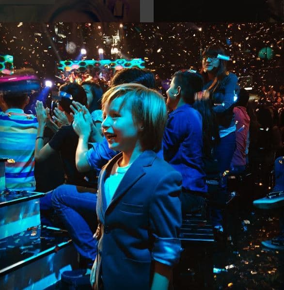 El chiquillo es fiel seguidor de todos los pasos de su madre y heredó de ella su carisma y alegría.