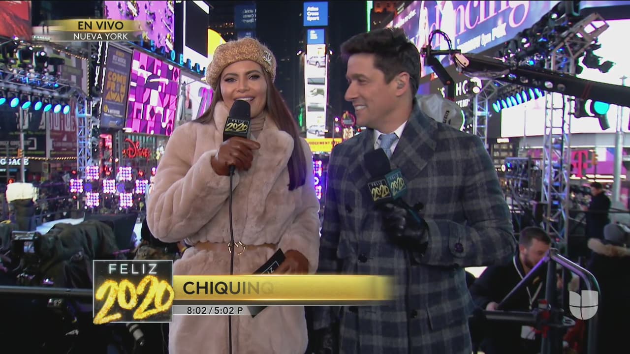 Desde otra vista de Times Square, Chiquinquirá Delgado y Rafael Araneda también saludaron.