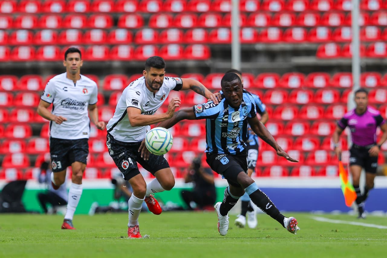 Lisandro López no pudo parar a los atacantes de Gallos.