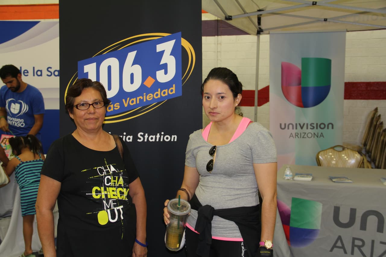 Unas 300 personas asistieron a la feria “Camino a la Salud’, donde se hicieron exámenes gratis, bailaron Zumba y conocieron a la carismática Cecilia Ramírez Harris de Primer Impacto.