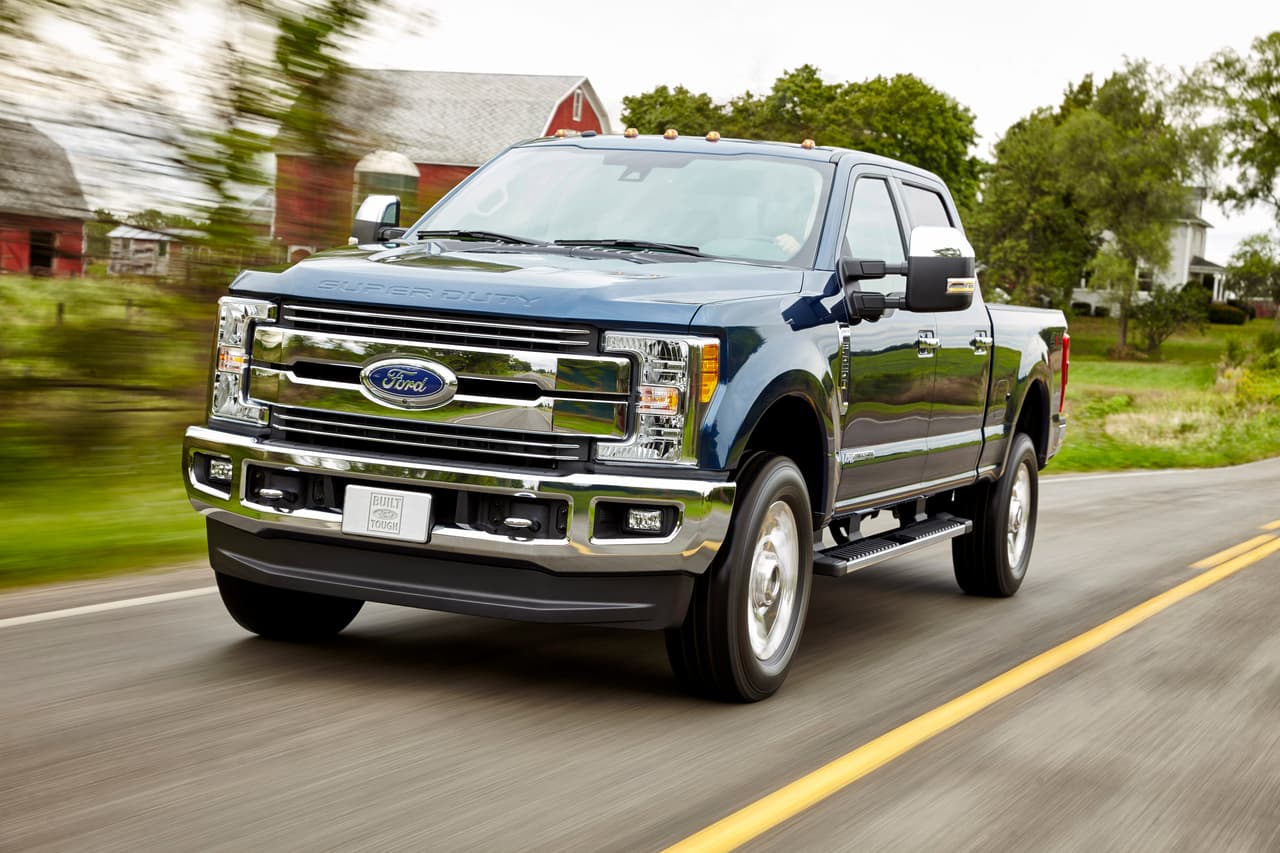 La nueva Ford Serie-F Super Duty 2017 es la primera camioneta pickup de trabajo medio y pesado en utilizar aluminio de la construcción de su carrocería.