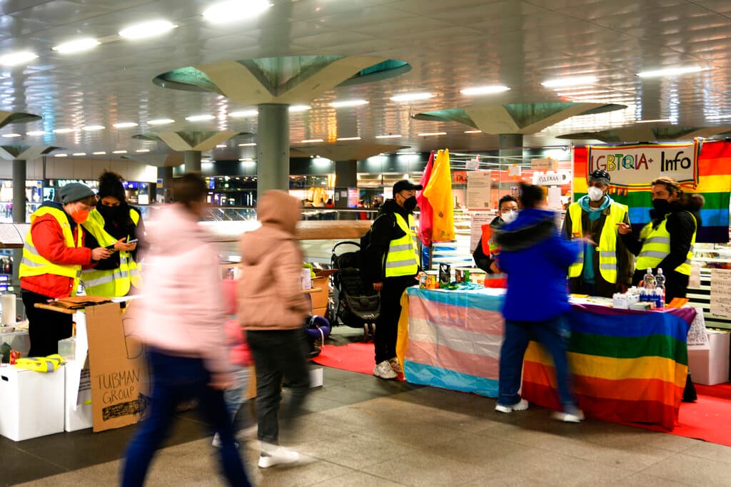 Unos 160,000 refugiados ucranianos se han registrado oficialmente en Alemania, pero se cree que su número real es mucho mayor, ya que los ucranianos pueden ingresar a Alemania sin visas y no hay controles exhaustivos a lo largo de la frontera polaco-alemana.