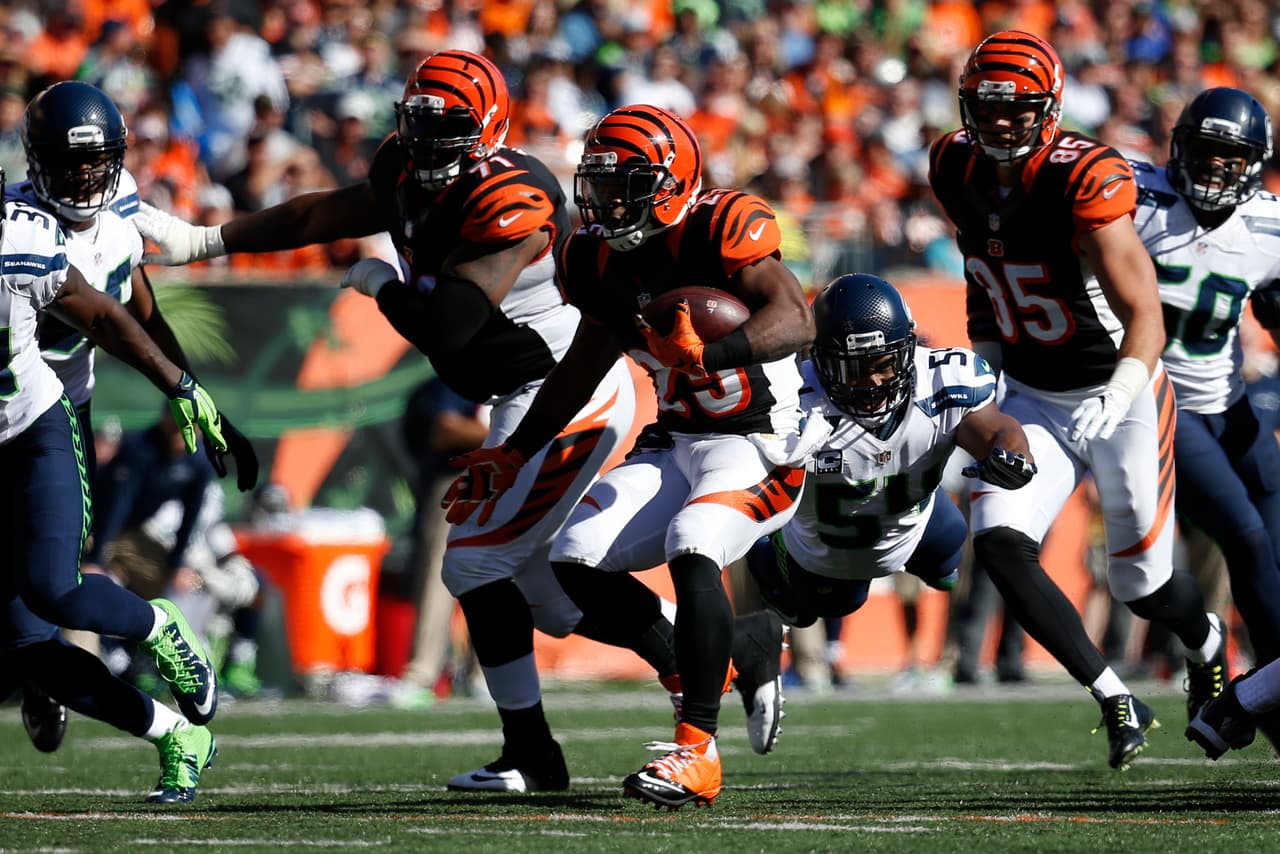 Checa las mejores tomas del duelo de la Semana 5 en que los Cincinnati Bengals derrotaron en tiempo extra a los Seattle Seahawks por 27-24.