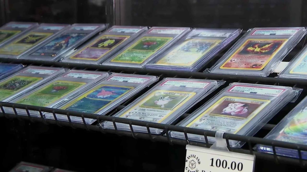 Arrestan en Gwinnett a sospechoso de robar miles de dólares en cartas Pokémon