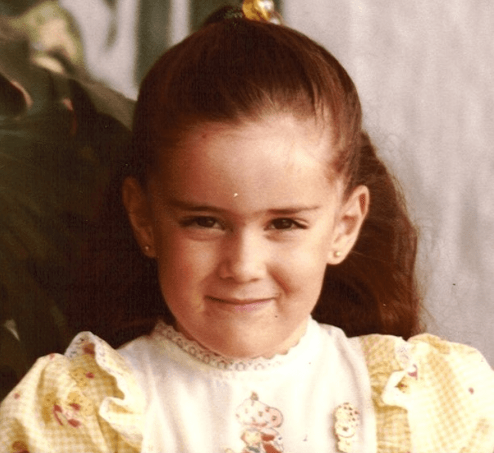 La mayoría de los seguidores de Jacqueline Bracamontes piensan que todas sus hijas se parecen mucho a ella.