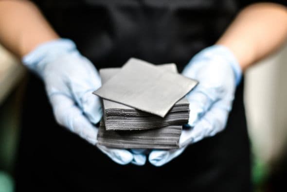 Más tarde se añadió a esta lista de ingredientes el queso de ese mismo color.