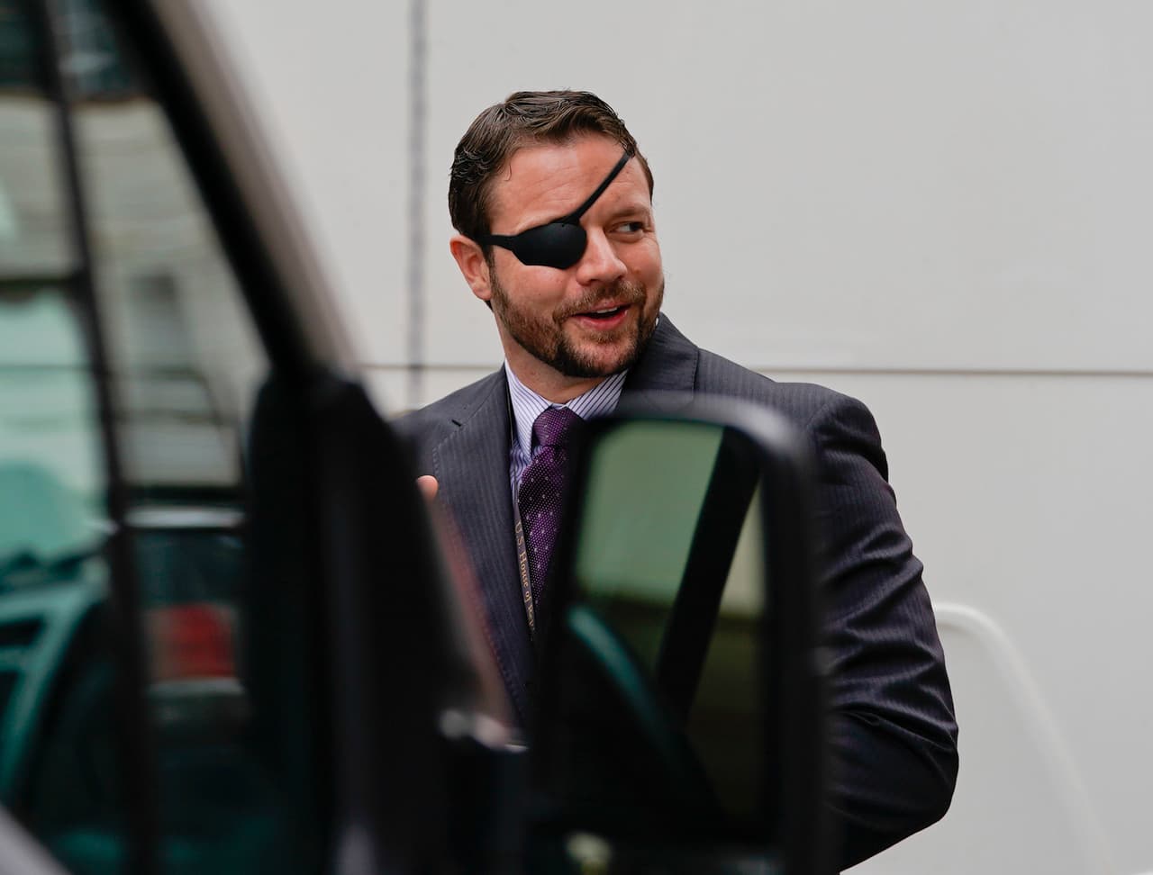 El congresista republicano Dan Crenshaw, del distrito 2 (Houston), compartió también un mensaje en sus redes. "Feliz Día de Acción de Gracias a todos. Estén agradecidos por este gran país. La gratitud no es abundante en estos días y nos vendría bien tener más",
<a href="https://twitter.com/DanCrenshawTX/status/1332069625203449858" target="_blank">escribió</a>.