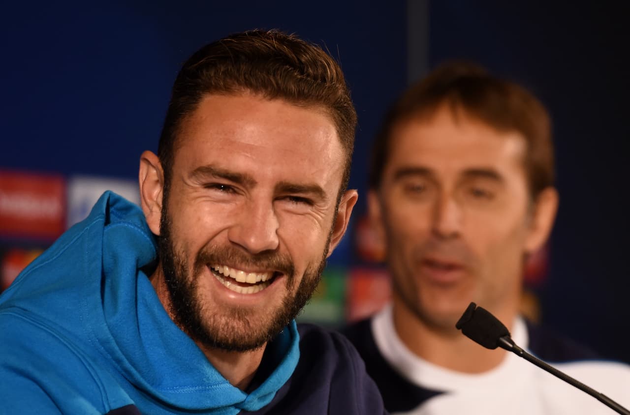 Esas actuaciones lo llevaron al Porto, donde coincidió con algunos jugadores mexicanos y equipo en el que tuvo a varios talentos jóvenes.