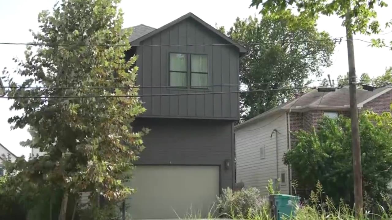 Hallan los restos de un bebé prematuro dentro de un refrigerador en el noroeste de Houston