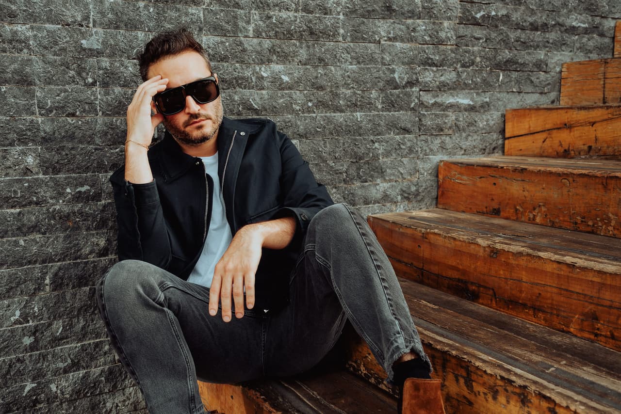 Jesús es reconocido por ser el vocalista del grupo mexicano Reik formado en el año 2005.