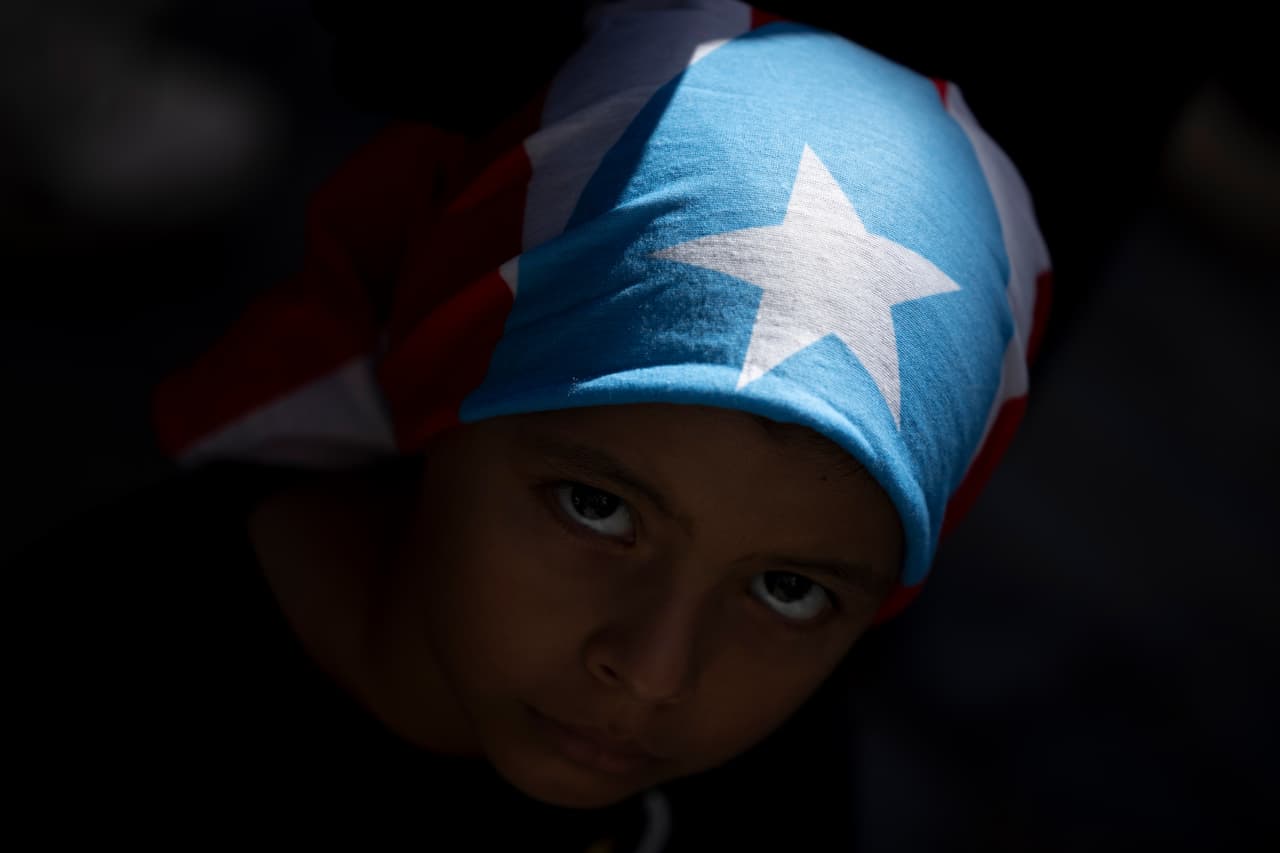 <b>Puerto Rico participa en jornada global del movimiento No Kings. </b>La movilización en San Juan formó parte del día nacional e internacional de protestas, que sumó más de 3,000 movilizaciones.
<br>