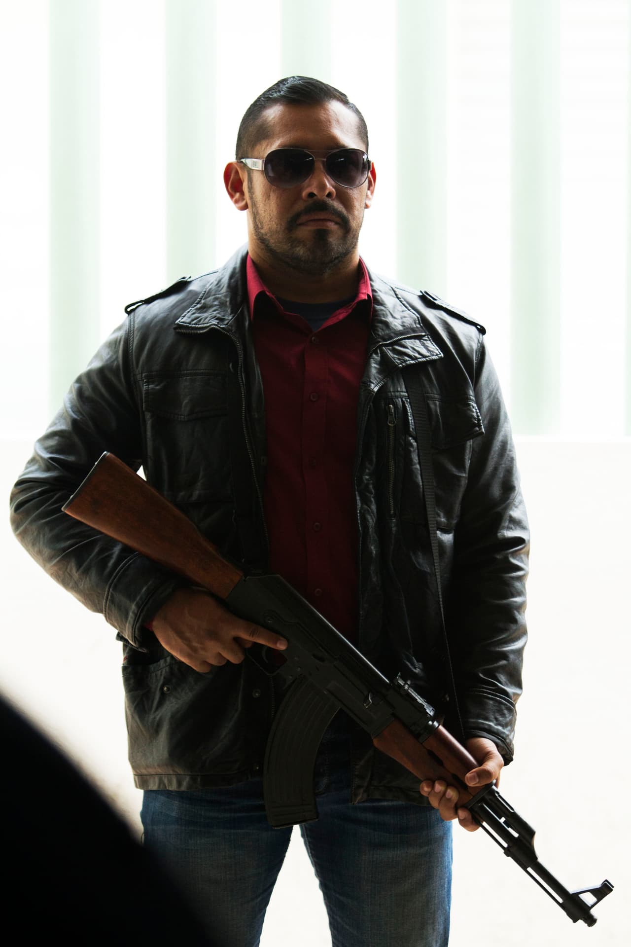 John Lucio era custodiado por sus guardias y no dejarían que lo capturaran.