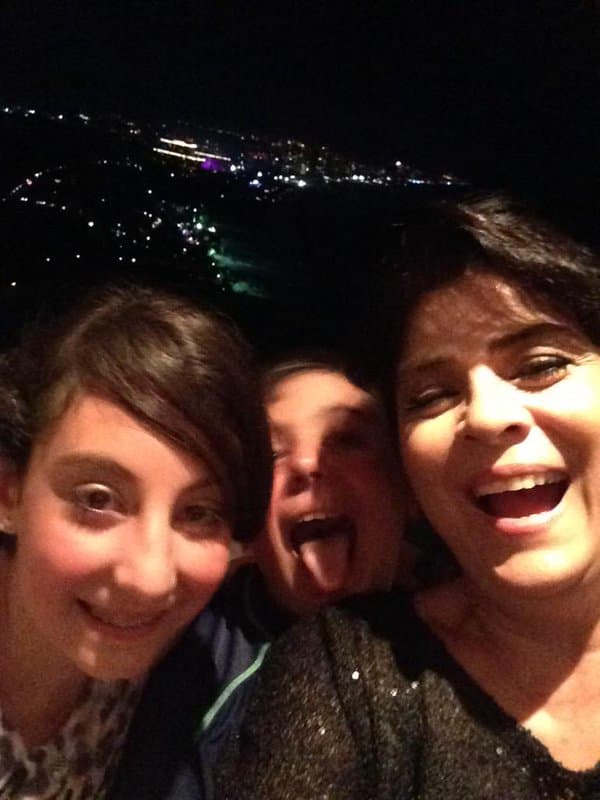 Lo que sí es una realidad es que 
<b><a href="http://www.univision.com/temas/victoria-ruffo">Victoria Ruffo</a></b> siempre está al pendiente de ellos y cada vez que no está grabando una telenovela, se encuentra junto a sus hijos viviendo cada etapa de sus vidas. ¿Crees que los mellizos se parecen a 
<b><a href="http://www.univision.com/temas/victoria-ruffo">Victoria</a></b> o a 
<b>Omar Fayad</b>?