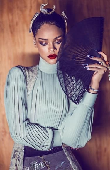 Así posó para la revista Harper's Bazar de China.