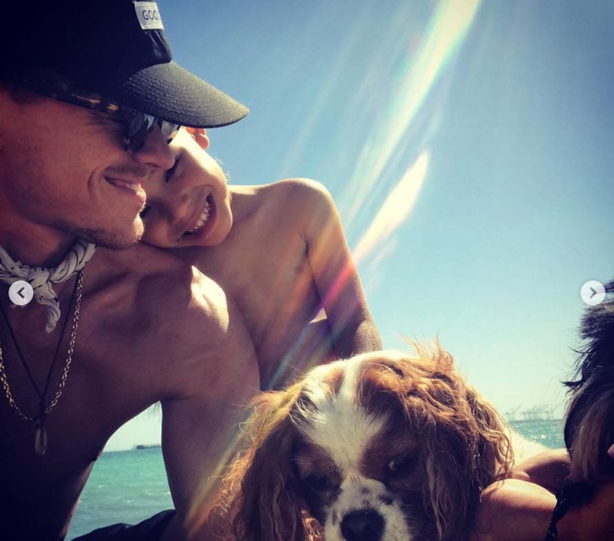 Hasta el momento Ryan Dorsey no se ha pronunciado respecto a las imágenes donde aparece con su excuñada.
<br>