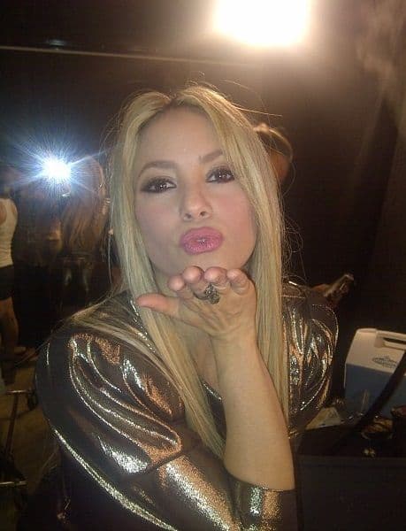 'Shaki' no se olvida de sus seguidores y en sus redes sociales aprovecha para mandarles besos.