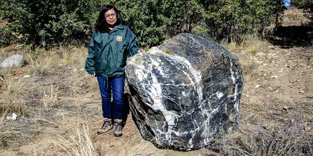 La gigantesca "Roca del Mago" reapareció tan misteriosamente como se desvaneció una semana atrás de un parque nacional