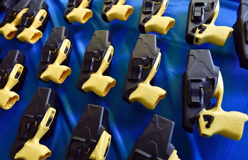 Tres muertes en California por pistola eléctrica evidencian el peligro de estas armas