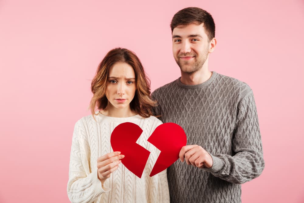 Hay signos incompatibles que, sin embargo, debido a que comparten ascendentes o la posición de la Luna u otros planetas, en aspectos positivos con su Carta Natal, se convierten en una pareja ideal, y ese rasgo de incompatibilidad parte del encanto para mantener viva la relación sin que la pareja “se aburra o canse”.