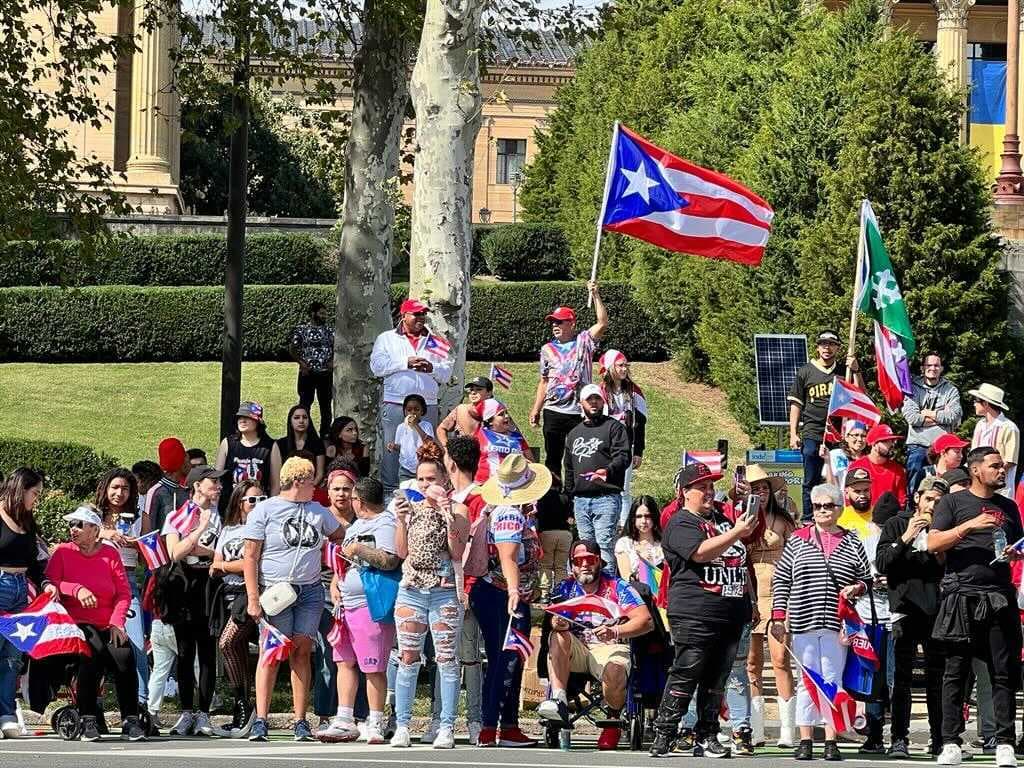 La celebración reúne a grandes y chicos en la avenida principal de la Ciudad del Amor Fraterno.