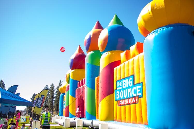 Si tienes ganas de divertirte o necesitas sacar un poco de la energía acumulada de la semana, este festival es para ti. El Big Bounce America 2022 llega a Sacramento este sábado y domingo.