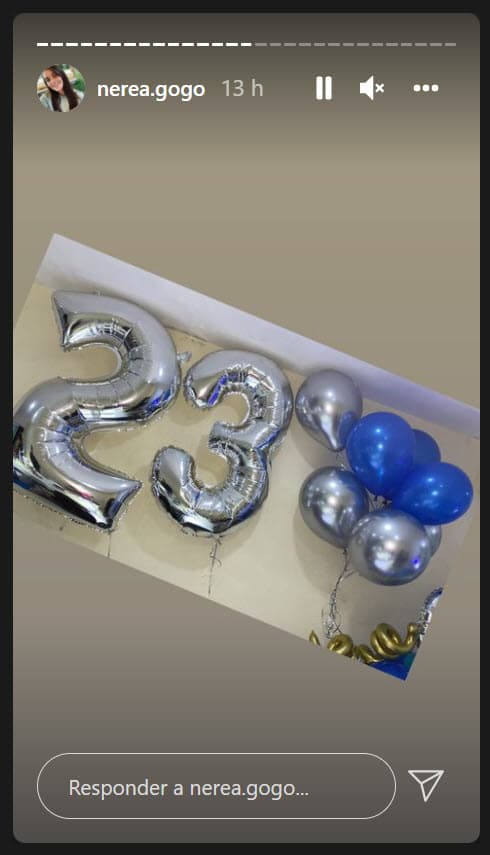 "Feliz cumpleaños hasta donde estés (que yo sé que por aquí andas cerquita de todos)". 
<br>