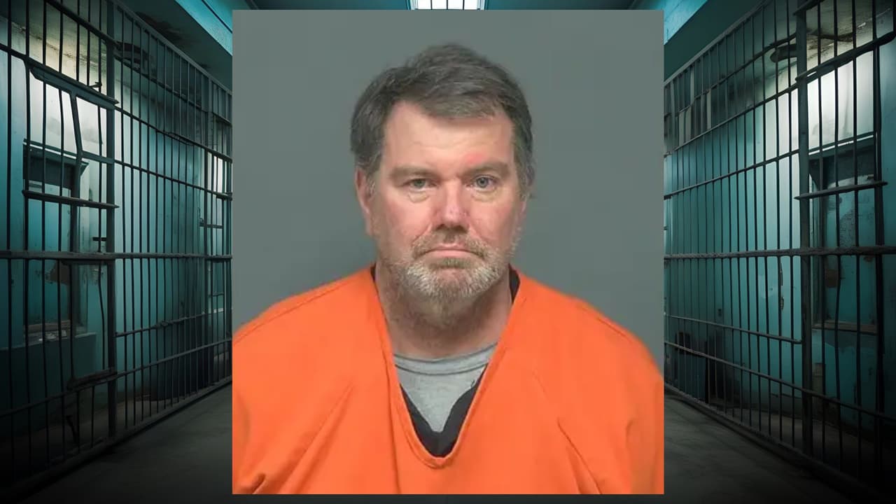 Exoficial de la Policía de Dallas vende armas robadas en una casa de empeño y recibe prisión federal