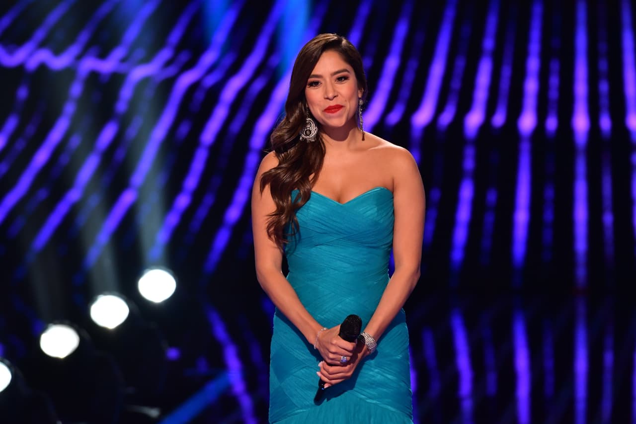 A esta mexicana de 31 años le tocó cantar 'Que seas feliz' de Luis Miguel.