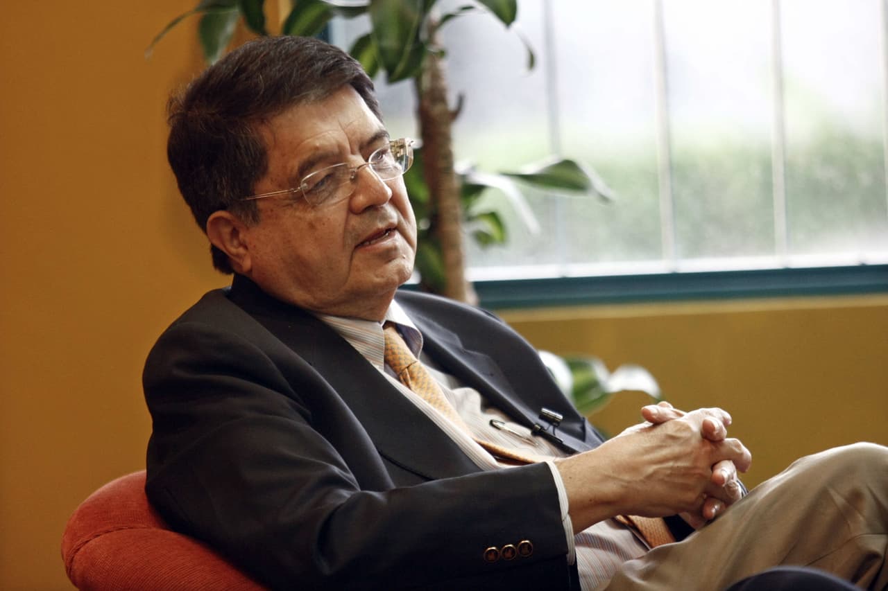 “Solo falta que establezcan un área a la redonda dentro de la cual los militantes del partido oficial no se pueden acercar a mí para que no se contaminen", sostuvo Sergio Ramírez.