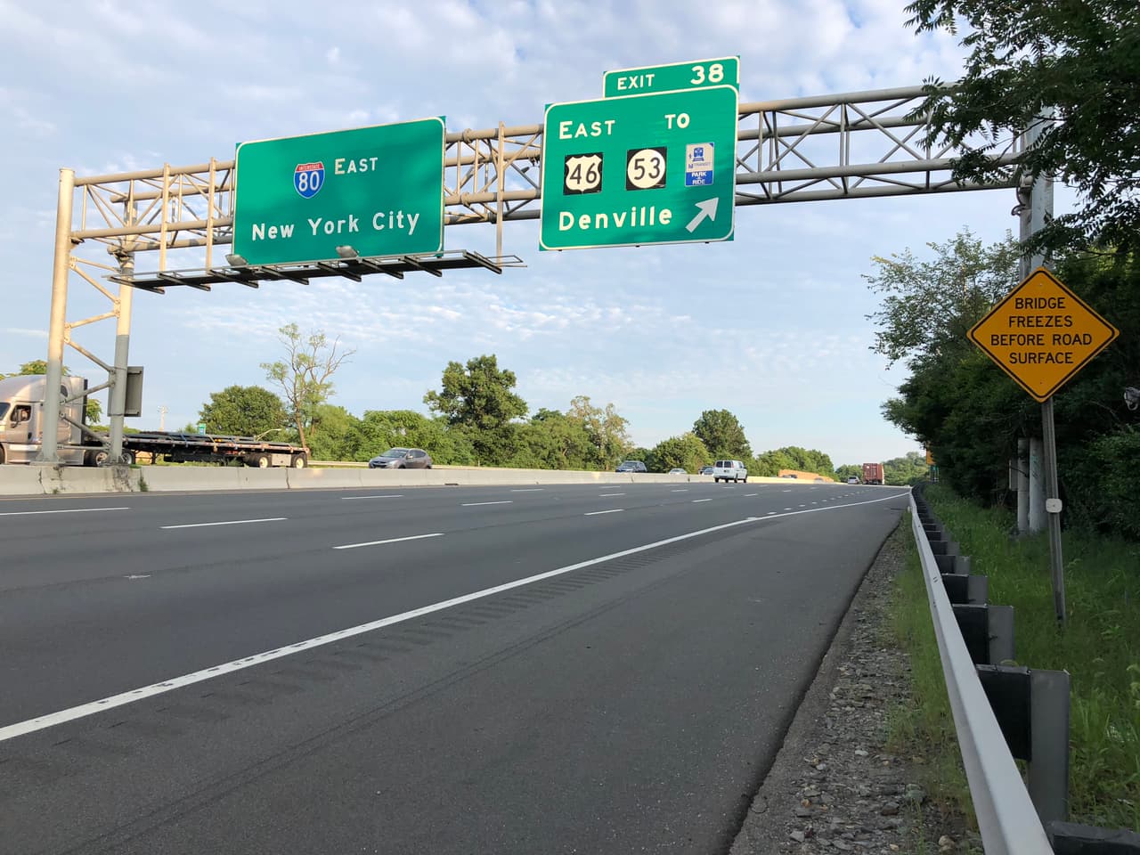 <b>04. I-80</b>
<br>
<br>Esta es una de las carreteras más transitadas del estado y también de las más peligrosas. De los casi 5 mil choques, una gran parte ocurrieron en una sección de dos millas en Paterson entre la Ruta 19 y la 20.