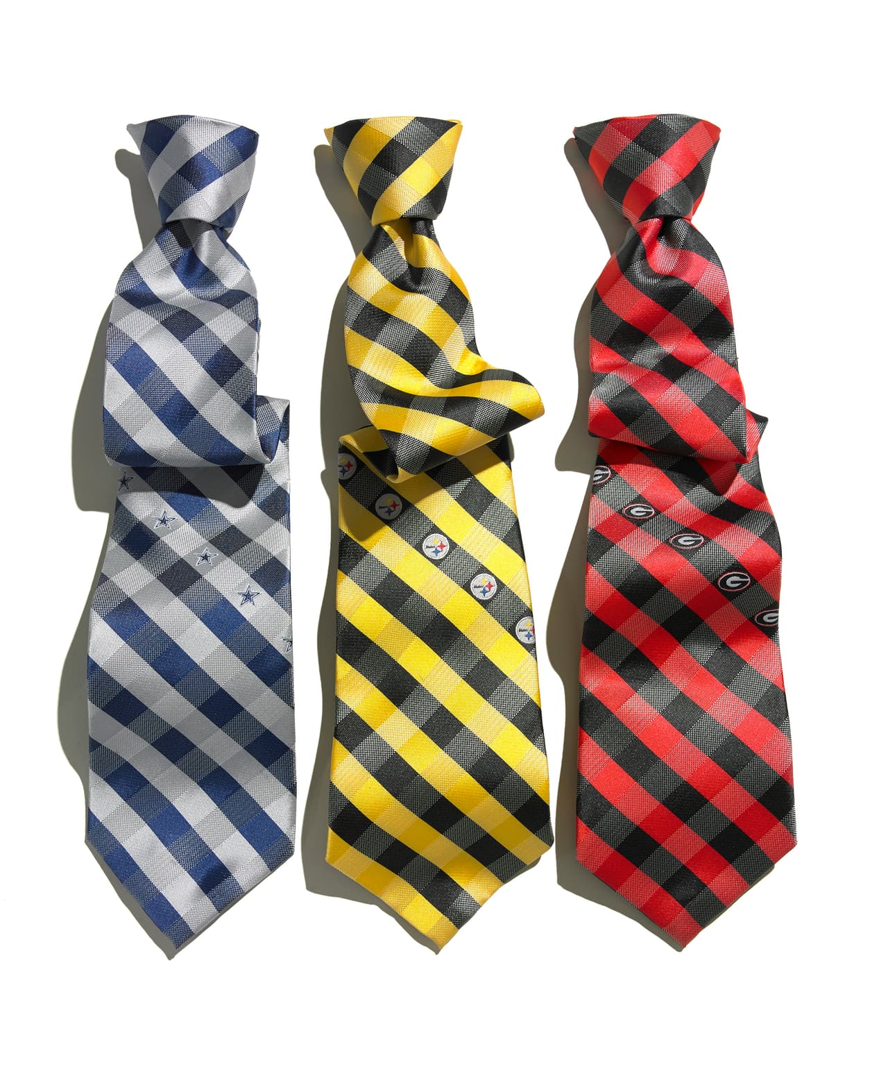 Nada mejor que un hombre formal, estas corbatas tienen un diseño moderno y juvenil para un padre fashionista.