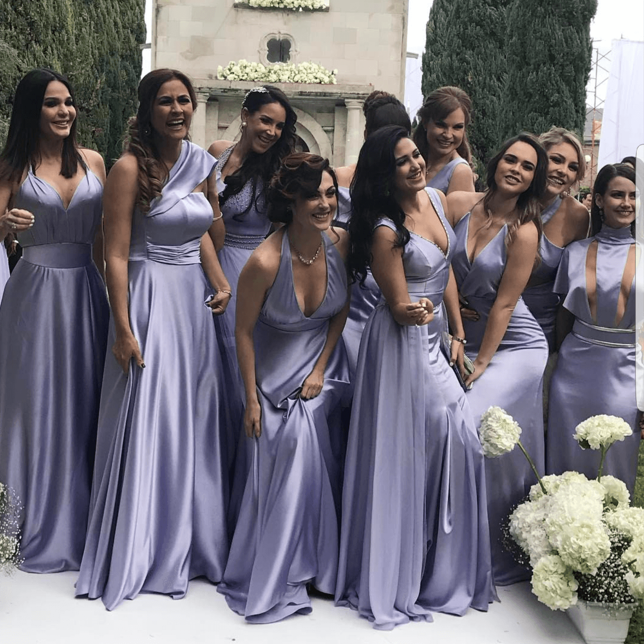 Las actrices Altair Jarabo, Fabiola Guajardo, Ana Patricia Rojo y Nora Salinas fueron parte de sus damas de honor.
