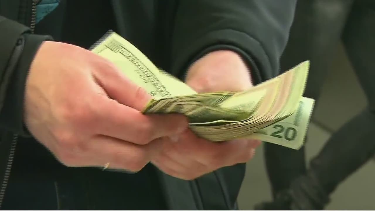 Nueva York enviará cheques de reembolso de hasta $200