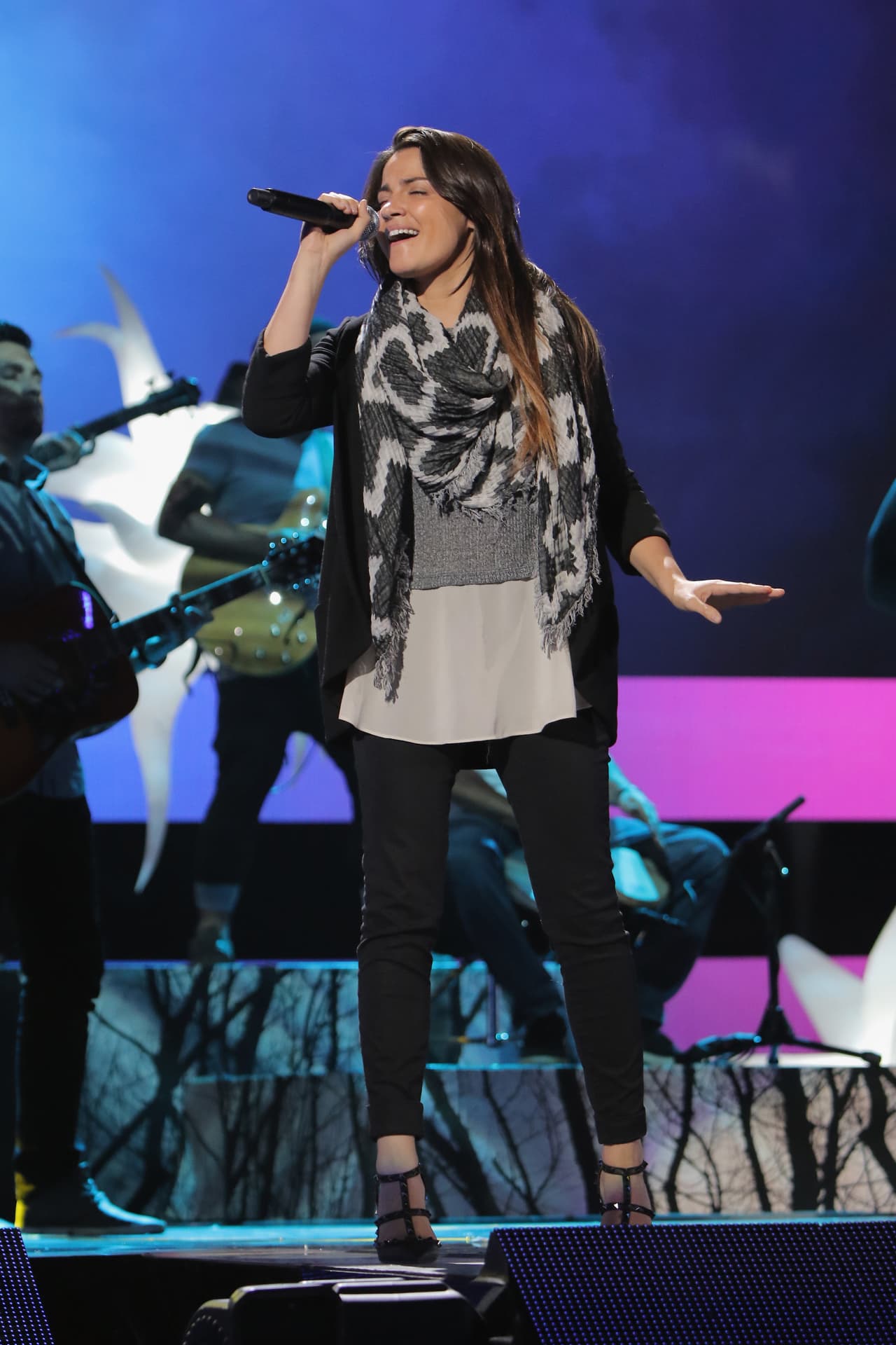 Maite Perroni también se aventuró a ser solista y trabajó en el proyecto musical 'Eclipse de Luna' que salió a la venta en el año 2013. En 2014 fue nombrada'' La Nueva Reina Telenovelas. Su más reciente roll es como protagonista de la novela' Antes Muerta Que Lichita'.