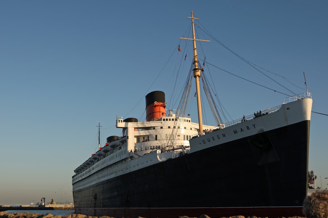 <b>Queen Mary, Long Beach - </b>
<br>La emblemática embarcación
<b> </b>tiene su celebración de Año Nuevo con cenas y fuegos artificiales que pueden ser disfrutados desde cualquier punto cercano.