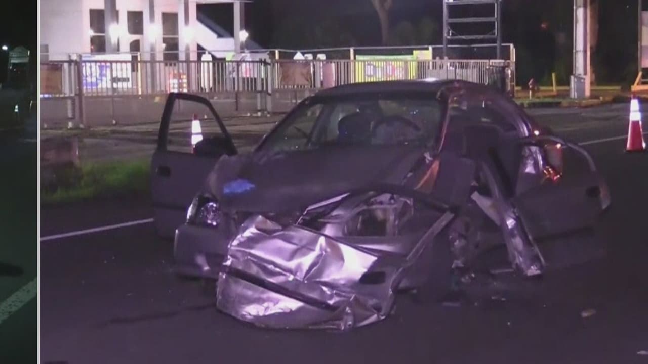 Madre y sus dos hijos se vuelcan en accidente vehícular en Aguadilla